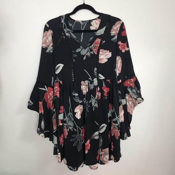 Boohoo Dresses & Skirts - BOOHOO || FLORAL DRESS✨